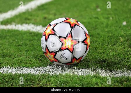 Liverpool, Regno Unito. 15 settembre 2021. Champions League Adidas match ball a Liverpool, Regno Unito il 15/2021. (Foto di Mark Cosgrove/News Images/Sipa USA) Credit: Sipa USA/Alamy Live News Foto Stock