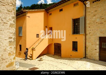 Il borgo di Rasiglia, chiamato anche la "Venezia dell'Umbria", Foligno, Umbria, Italia Foto Stock