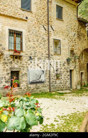 Il borgo di Rasiglia, chiamato anche la "Venezia dell'Umbria", Foligno, Umbria, Italia Foto Stock