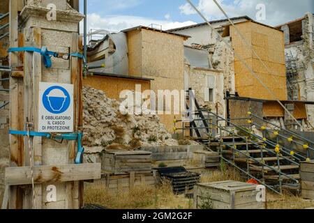 La chiesa di San Benedetto a Norcia, distrutta in un terremoto del 30 ottobre 2016., Umbria, Italia Foto Stock