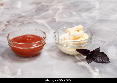 UPKOCH Set di 2 ciotole in vetro con fiori di ciliegio giapponesi ciotole per ketchup salse snack spezie piccole ciotole per spezie noce 