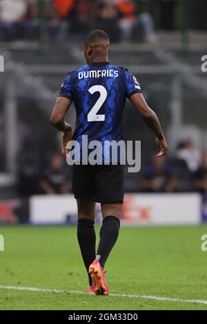 Denzel Dumfries del FC Internazionale durante la UEFA Champions League 2021/22 Group Stage - incontro di calcio del Gruppo D tra FC Internazionale e Real Madrid CF allo Stadio Giuseppe Meazza di Milano il 15 settembre 2021 Foto Stock