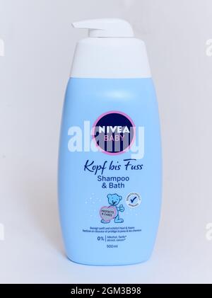 Berlino, Germania. 24 agosto 2021. Shampoo della gamma Nivea per la cura del bambino. Credit: Annette Riedl/dpa/Alamy Live News Foto Stock