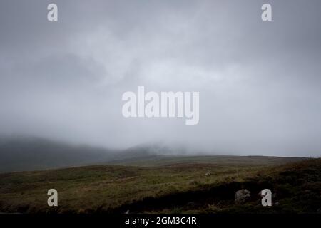 Strada remota nelle Highlands scozzesi Foto Stock