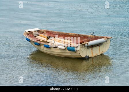 Un di legno barca a remi Foto Stock