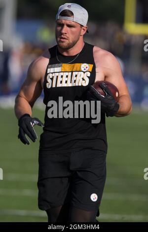 Pittsburgh Steelers linebacker TJ Watt (90) al periodo di riscaldamento prima della partita Pro Football Hall of Fame al Tom Benson Hall of Fame Stadium, giovedì, Foto Stock