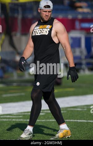 Pittsburgh Steelers linebacker TJ Watt (90) al periodo di riscaldamento prima della partita Pro Football Hall of Fame al Tom Benson Hall of Fame Stadium, giovedì, Foto Stock