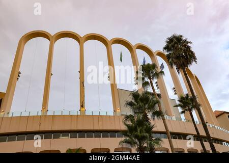 Monaco, Monaco. 16 settembre 2021. Una vista generale dello stadio dall'esterno prima della partita della UEFA Europa League allo Stade Louis II di Monaco. Il credito dovrebbe essere: Jonathan Moscarop/Sportimage Credit: Sportimage/Alamy Live News Foto Stock