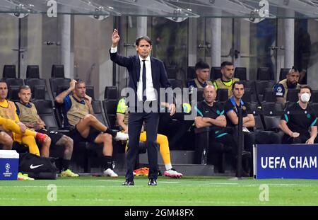 Milano, Italia. 15 settembre 2021. Il manager Simone Inzaghi di Inter Milan ha visto durante la partita UEFA Champions League tra Inter e Real Madrid a Giuseppe Meazza a Milano. (Photo Credit: Gonzales Photo/Alamy Live News Foto Stock