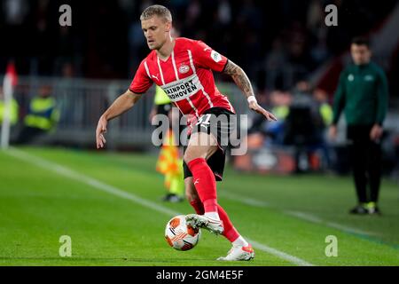 Eindhoven, Paesi Bassi. 16 settembre 2021. EINDHOVEN, PAESI BASSI - SETTEMBRE 16: Philipp Max di PSV durante la partita di palcoscenico del Gruppo UEFA Europa League tra PSV e Real Sociedad allo stadio Phillips il 16 Settembre 2021 a Eindhoven, Paesi Bassi (Foto di Broer van den Boom/Orange Pictures) credito: Orange Pics BV/Alamy Live News Foto Stock