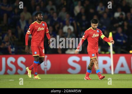 Leicester, GBR. 16 settembre 2021. Lorenzo Insigne e Franck Zambo di Napoli reagiscono durante Leicester City contro Napoli, UEFA Europa League Football match, King Power Stadium, Leicester, UK-16 Sep 2021 Credit: Michael Zemanek/Alamy Live News Foto Stock