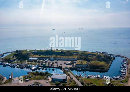 Una vista mozzafiato di mega yacht a Port Hercules, Monaco. Foto Stock