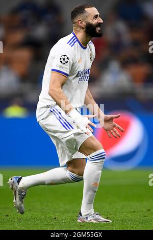 Milano, Italia. 15 settembre 2021. Karim Benzema del Real Madrid CF reagisce durante la partita di calcio UEFA Champions League tra FC Internazionale e Real Madrid CF. Credit: Nicolò campo/Alamy Live News Foto Stock