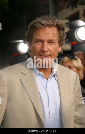 Jeff Bridges 7/22/03 Seabiscuit al Mann Village Theatre, Westwood Foto di Izumi Hasegawa/HNW/PictureLux Foto Stock