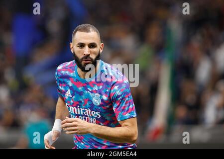 Milano, Italia. 15 settembre 2021. Karim Benzema (attaccante del Real Madrid) durante la partita di calcio FC Inter vs Real Madrid, Champions League partita giorno 1 nello stadio di San Siro. Real Madrid vince 1-0. (Foto di Fabrizio Andrea Bertani/Pacific Press) Credit: Pacific Press Media Production Corp./Alamy Live News Foto Stock