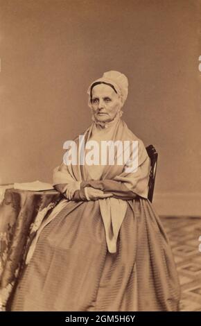 Lucrezia coffin Mott (1793-1880), abolizionista americano e attivista per i diritti delle donne, ritratto seduto a tutta altezza, Frederick Gutekunst, 1862 Foto Stock