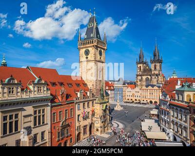 Storico municipio di Praga, Repubblica Ceca, in una giornata di sole Foto Stock