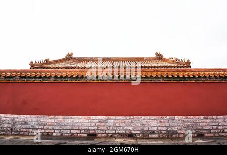 Il muro rosso nella Città Proibita, Pechino della Cina Foto Stock