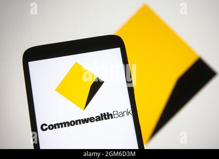 Ucraina. 16 settembre 2021. In questa illustrazione della foto viene visualizzato il logo Commonwealth Bank of Australia (CBA) o CommBank sullo schermo di uno smartphone. Credit: SOPA Images Limited/Alamy Live News Foto Stock