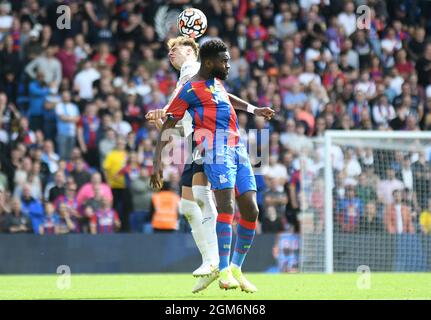 LONDRA, INGHILTERRA - 11 SETTEMBRE 2021: Joe Peter Rodon di Tottenham e Odsonne Edouard of Palace raffigurato durante la partita della Premier League 2021/22 tra il Crystal Palace FC e il Tottenham Hotspur FC a Selhurst Park. Copyright: Cosmin Iftode/Picstaff Foto Stock