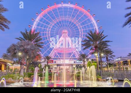 ORLANDO, FLORIDA, USA - 05 GENNAIO 2016: The Orlando Eye on International Drive, The orlando Eye è una ruota panoramica alta 400 metri nel cuore di Orla Foto Stock