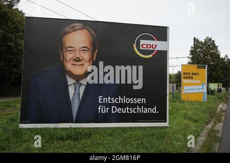 Armin Laschet (CDU) - Wahlplakate zu den Bundestagswahlen 2021, Berlin-Prenzlauer Berg (nur fuer redaktionelle Verwendung. Keine Werbung. Referenzdat Foto Stock