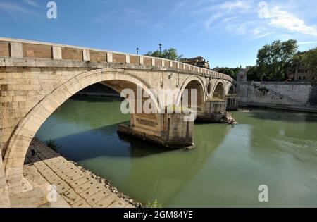 Italia, Roma, Tevere, Ponte Sisto Foto Stock