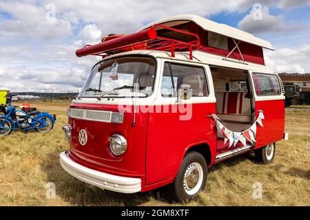 Vintage Volkswagen Camper Van al Abingdon Air & Country Show l'11 settembre 2021 Foto Stock