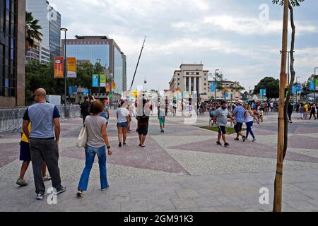 RIO DE JANEIRO, BRASILE - 20 AGOSTO 2016: Persone che si divertono al Boulevard Olimpico (Boulevard Olimpico) di Rio de Janeiro Foto Stock