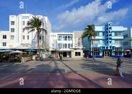 MIAMI BEACH, FL -23 Apr 2021- Vista dei classici edifici Art Deco a South Beach, Miami, la capitale dell'Art Deco negli Stati Uniti. Foto Stock