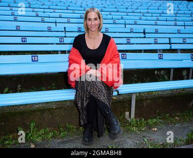 Berlino, Germania. 17 settembre 2021. L'attrice Maxi Warwel siede per la prima di Berlino del film 'Mathison' al cinema all'aperto Hasenheide. Credit: Annette Riedl/dpa/Alamy Live News Foto Stock