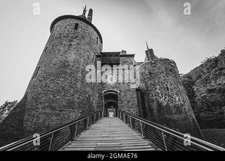 Castell Coch o il Castello Rosso in bianco e nero. Cardiff, Galles del Sud, Regno Unito - 15 settembre 2021 Foto Stock