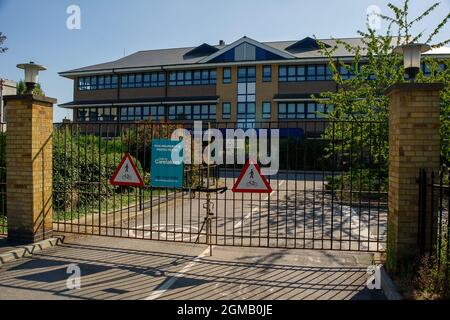 Staines, Surrey, Regno Unito. 8 Settembre 2021. L'ex sede del gas britannico a Staines è stata chiusa in modo permanente. Credit: Maureen McLean/Alamy Foto Stock