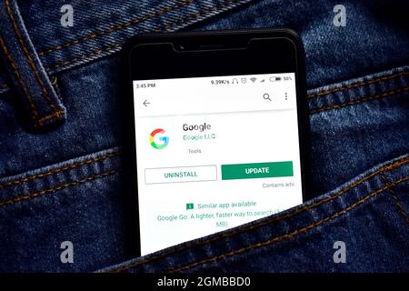 Delhi, india, 13 maggio 2019: goolge cromo applicazione su smartphone, play store Foto Stock