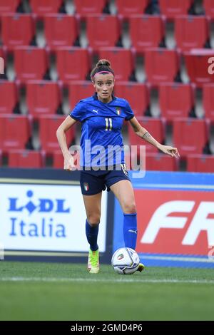 Trieste, Italia. 17 settembre 2021. Barbara Bonansea (Italia Donne) durante la gara di qualificazione FIFA 'Womens World Cup 2023' tra le Donne 3-0 Moldavia Donne allo stadio Nereo Rocco il 17 settembre 2021 a Trieste, Italia. Credit: Maurizio Borsari/AFLO/Alamy Live News Credit: AFLO Co. Ltd./Alamy Live News Foto Stock