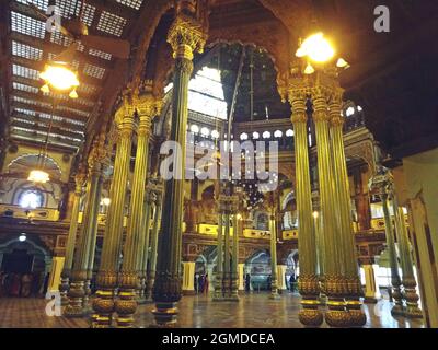 Interno del Palazzo Amba Vilas (Palazzo Mysore) karnataka india Foto Stock