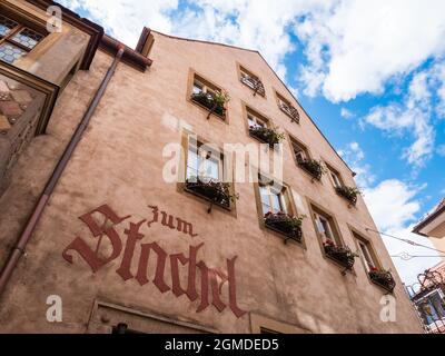 Wuerzburg, Baviera, Germania - 3 agosto 2021: Weinhaus zum Stachel Wine Tavern in bassa Franconia. Foto Stock