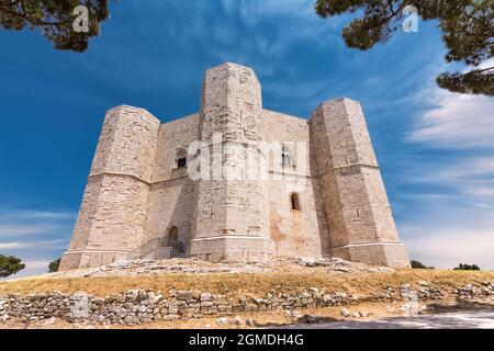 Andria, Italia - 18 giugno 2021: Castel del Monte di Federico II di Svevia in Puglia senza nessuno Foto Stock