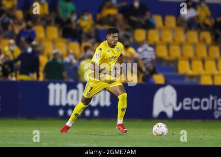 Alcorcon, Spagna. 17 settembre 2021. Lucho Vega (Alcorcon) Football/Calcio : la Liga Smartbank in spagnolo si discosta tra ad Alcorcon 0-4 UD Almeria all'Estadio Municipal Santo Domingo ad Alcorcon, Spagna . Credit: Mutsu Kawamori/AFLO/Alamy Live News Foto Stock