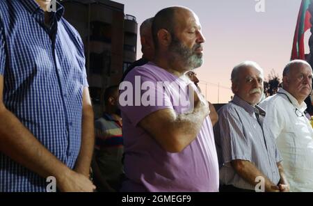 Saida, Libano. 17 settembre 2021. L'Organizzazione popolare Nasserista celebra il 39° anniversario della fondazione del fronte Nazionale Libanese di resistenza, Saida, Libano, settembre 17 2021. Il movimento di LNRF (Jabhat al-Muqawama al-Wataniyya al-Lubnaniyya in arabo) è stato fondato il 16 1982 settembre, lo stesso giorno l'esercito israeliano è entrato in West Beirut.(Elisa Gestri/Sipa USA) Credit: Sipa USA/Alamy Live News Foto Stock