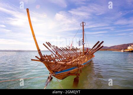 Replica di Argo mitica nave di Jason e gli Argonauti a Volos, Grecia Foto Stock