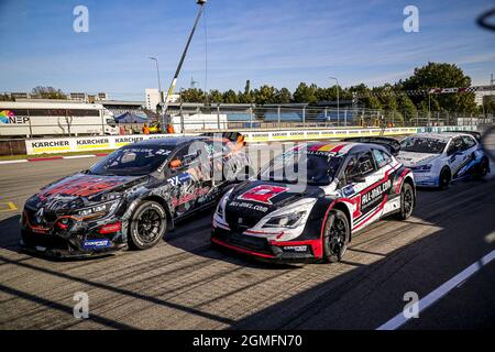 44 SCHEIDER Timo (DEU), team ALL-INKL.COM Munnich Motorsport, azione, 69 ABBRING Kevin (NLD), team Unkorrupted, Renault Megane RS, World RX, azione durante il Mondiale RX di riga - Lettonia, 4° e 5° round del FIA World Rallycross Championship 2021, FIA WRX, Dal 18 e 19 settembre sul Bikernieku Kompleksa Sporta Baze, a riga, Lettonia - Foto: Paulo Maria/DPPI/LiveMedia Foto Stock