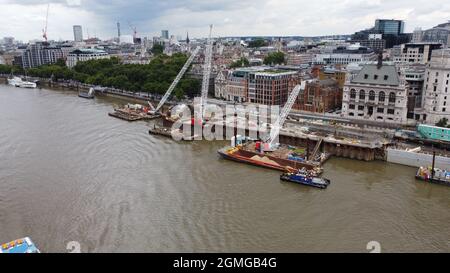 Londra progetto della via di corsa Blackfriars Bridge UK Agosto 2021 Foto Stock