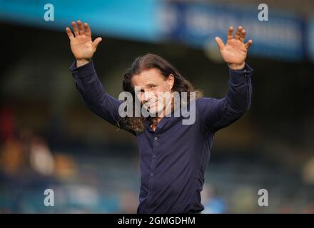 High Wycombe, Regno Unito. 18 settembre 2021. Gareth Ainsworth, direttore di Wycombe Wanderers durante la partita della Sky Bet League 1 tra Wycombe Wanderers e Charlton Athletic presso Adams Park, High Wycombe, Inghilterra, il 18 settembre 2021. Foto di Andy Rowland. Credit: Prime Media Images/Alamy Live News Foto Stock