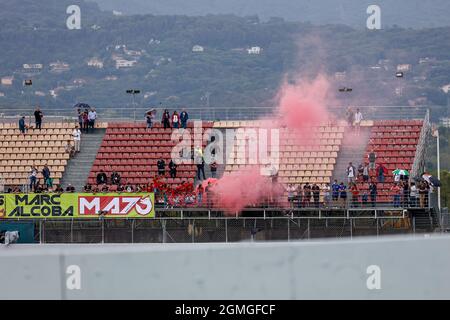 Subporters durante la gara 1 di Hyundai N Catalunya WorldSBK Round del Campionato Mondiale FIM Superbike al Circuit de Catalunya di Barcellona, Spagna. Foto Stock