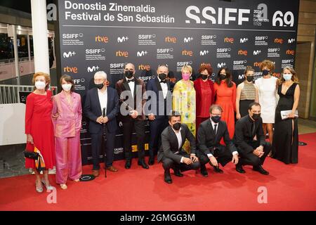 San Sebastian, Spagna. 18 settembre 2021. Iciar Bollain, Blanca Portillo e Luis Tosar alla fotocall per la prima Maixabel durante il 69th San Sebastian Film Festival a San Sebastian, Spagna, sabato 18 settembre 2021. Credit: CORDON PRESS/Alamy Live News Foto Stock