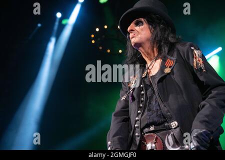 17 settembre 2021, Atlantic City, New Jersey, Stati Uniti d'America: Dopo quasi 19 mesi fuori dal palco, la leggenda del Rock and Roll ALICE COOPER, 73, lancia il suo tour dell'autunno 2021 all'Ocean Casino Resort di Atlantic City, New Jersey. (Credit Image: © Jim Z. Rider/ZUMA Press Wire) Foto Stock