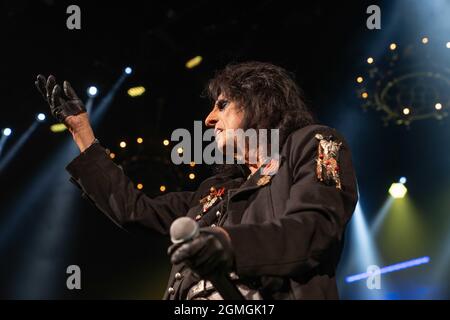 17 settembre 2021, Atlantic City, New Jersey, Stati Uniti d'America: Dopo quasi 19 mesi fuori dal palco, la leggenda del Rock and Roll ALICE COOPER, 73, lancia il suo tour dell'autunno 2021 all'Ocean Casino Resort di Atlantic City, New Jersey. (Credit Image: © Jim Z. Rider/ZUMA Press Wire) Foto Stock