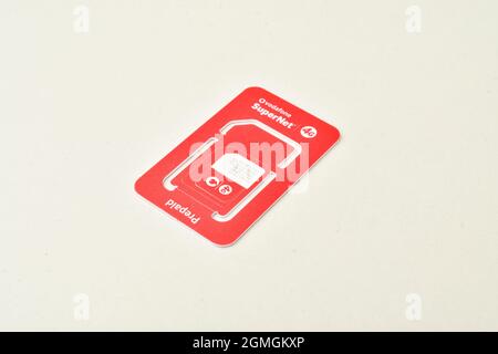 New Delhi, India, 18 Ottobre 2019:- scheda SIM Vodaphone su sfondo bianco Foto Stock