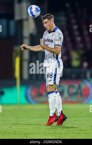 CroatianÊmidfielder Mario Pasalic di Atalanta durante la Serie Una partita di calcio tra Salernitana e Atalanta allo Stadio Arechi di Salerno, nel sud Italia, il 18 settembre 2021. Foto Stock